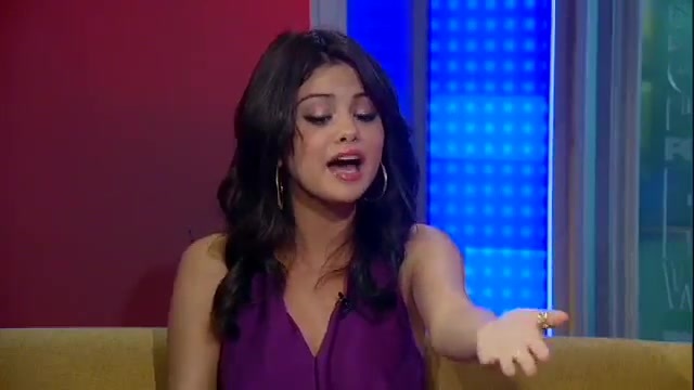 Selena Gomez Talks Bieber_ Growing Up 209