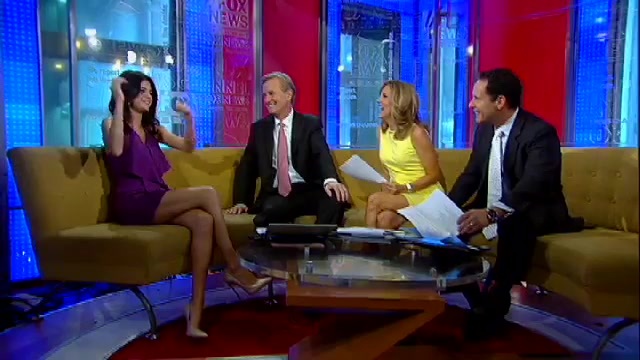 Selena Gomez Talks Bieber_ Growing Up 220