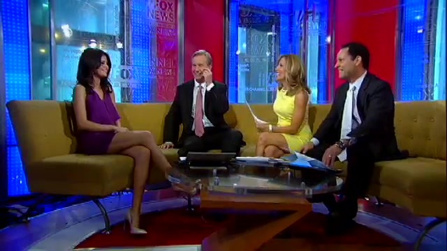 Selena Gomez Talks Bieber_ Growing Up 221