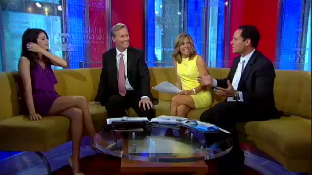 Selena Gomez Talks Bieber_ Growing Up 313