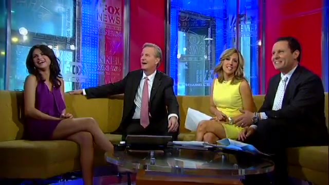 Selena Gomez Talks Bieber_ Growing Up 394