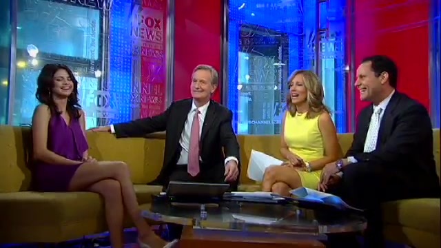 Selena Gomez Talks Bieber_ Growing Up 396