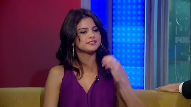 Selena Gomez Talks Bieber_ Growing Up 452