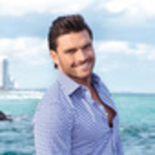 julian-gil-106869l-thumbnail_gallery