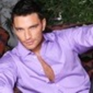 julian-gil-676010l-thumbnail_gallery