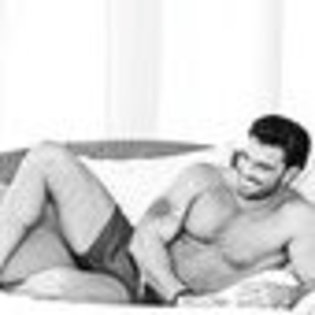 julian-gil-845433l-thumbnail_gallery - Julian Gil