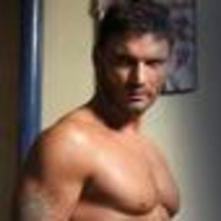 julian-gil-986449l-thumbnail_gallery