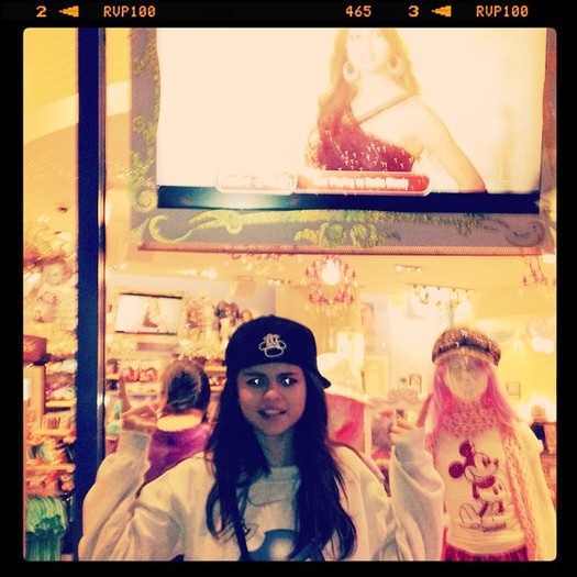 5a33d4e2119411e1a87612313804ec91_7 - 0 Instragram Pics x3