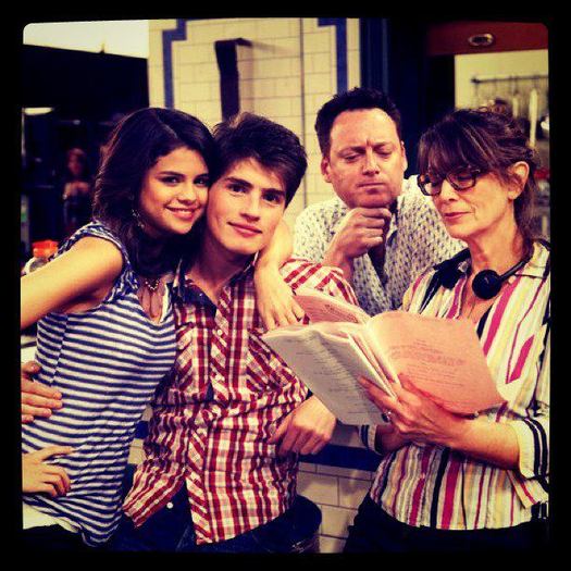 311977_286561621375218_283252851706095_968882_165319868_n - 0 Instragram Pics x3