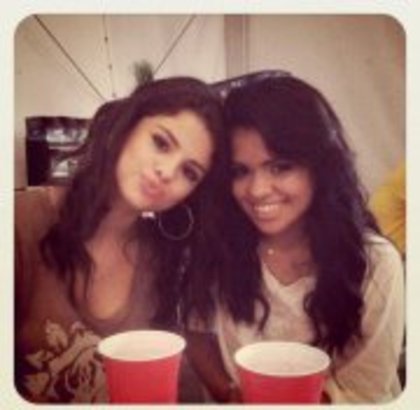 381386_286311241400256_283252851706095_968115_1691569869_a - 0 Instragram Pics x3