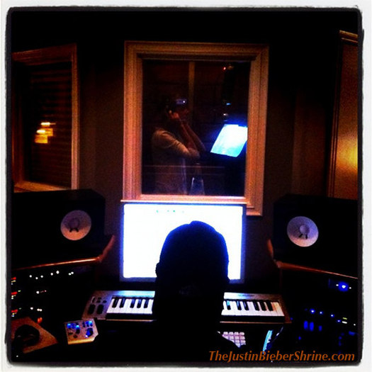 justin-bieber-studio-new-album