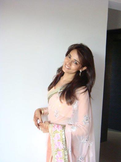 379580_160339624063056_100002610595866_255918_787682498_n - Neha Jhulka