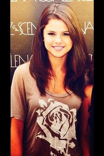 293170_246800832022371_229460823756372_613266_1530167175_n - 0                                  Aye - here Maffy_Unicorn