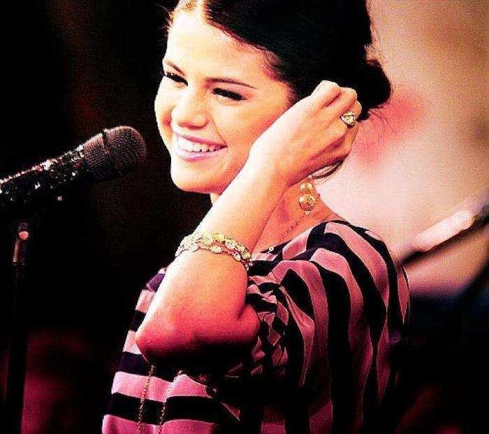 300323_249267708442350_229460823756372_619974_2070870269_n - 0                                  Aye - here Maffy_Unicorn