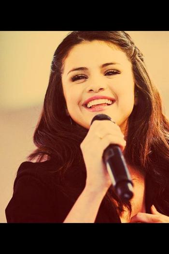 307103_249262541776200_229460823756372_619948_1040170194_n - 0                                  Aye - here Maffy_Unicorn