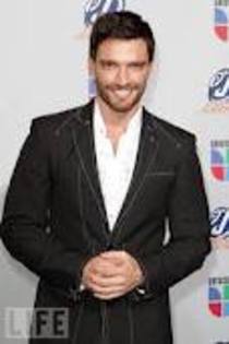 images (10) - Julian Gil
