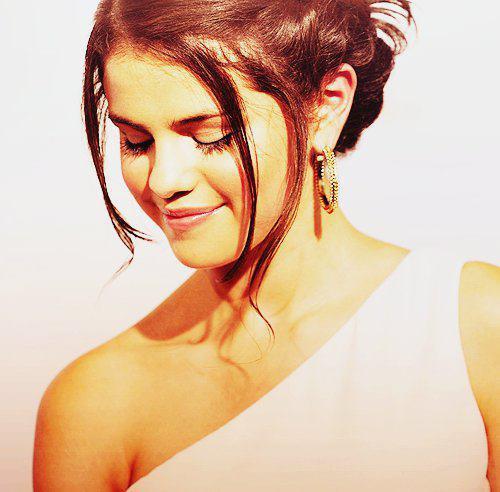 316037_260133637355757_229460823756372_651850_1646553878_n - 0                                  Aye - here Maffy_Unicorn