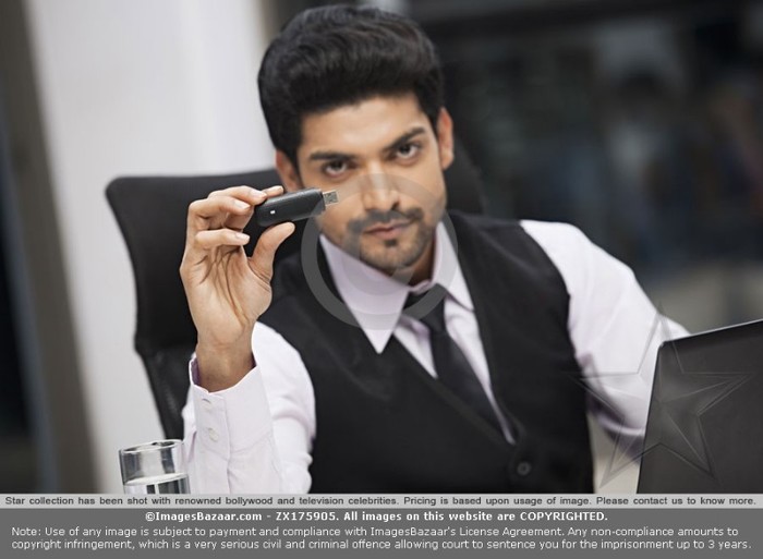 ZX175905 - Geet Hui Sabse Parayi Gurmeet Choudhary Photoshoot II