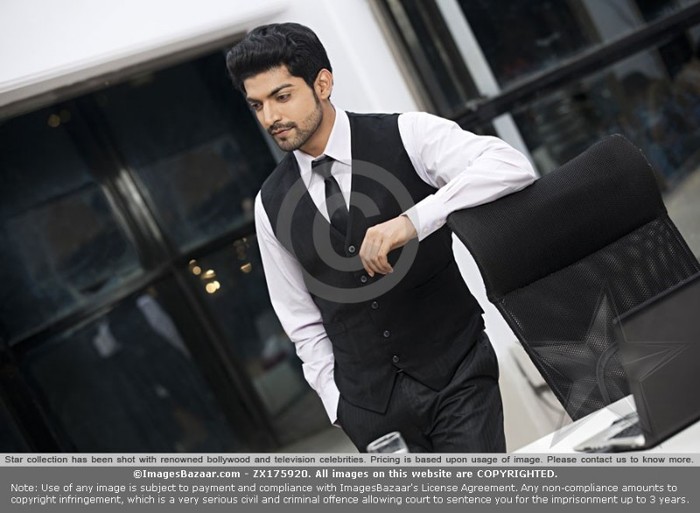 ZX175920 - Geet Hui Sabse Parayi Gurmeet Choudhary Photoshoot II