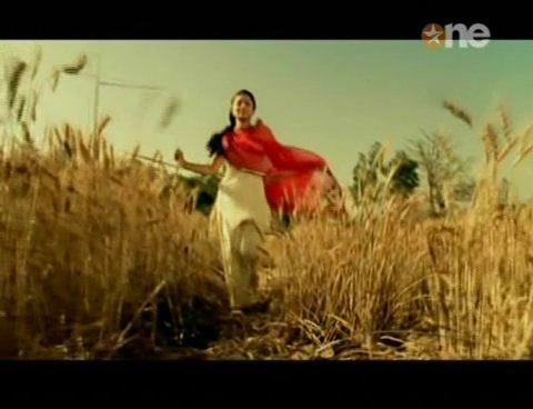 0cf39ea4b99bd0973c00_31 - Geet - Hui Savse Parayi Title Song Caps