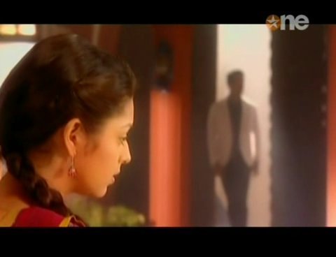 0cf39ea4b99bd0973c00_52 - Geet - Hui Savse Parayi Title Song Caps