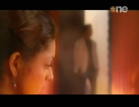 0cf39ea4b99bd0973c00_55 - Geet - Hui Savse Parayi Title Song Caps