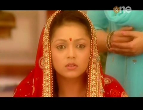 0cf39ea4b99bd0973c00_69 - Geet - Hui Savse Parayi Title Song Caps