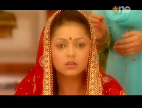 0cf39ea4b99bd0973c00_70 - Geet - Hui Savse Parayi Title Song Caps