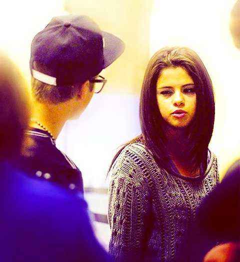 305423_250486471675337_176888139035171_722903_2029368638_n - 0                                  Aye - here Maffy_Unicorn