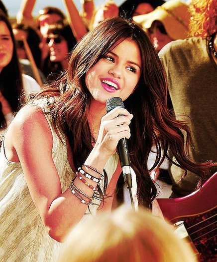 307841_250827778286343_229460823756372_624893_1730419611_n - 0                                  Aye - here Maffy_Unicorn