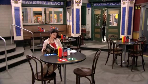 S03E12 048 - Dude Looks like Shakira
