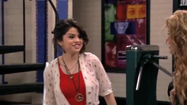 S03E12 051 - Dude Looks like Shakira