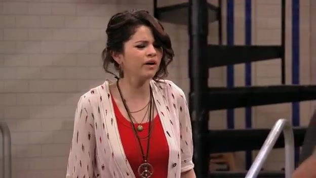 S03E12 081 - Dude Looks like Shakira
