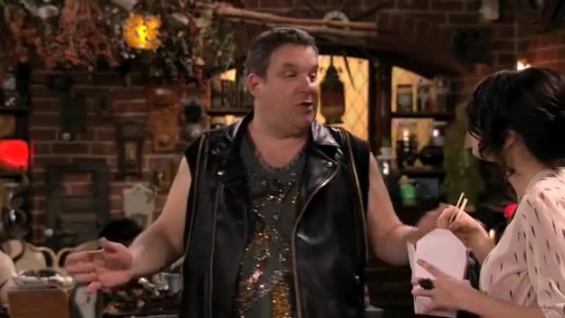 S03E12 134 - Dude Looks like Shakira