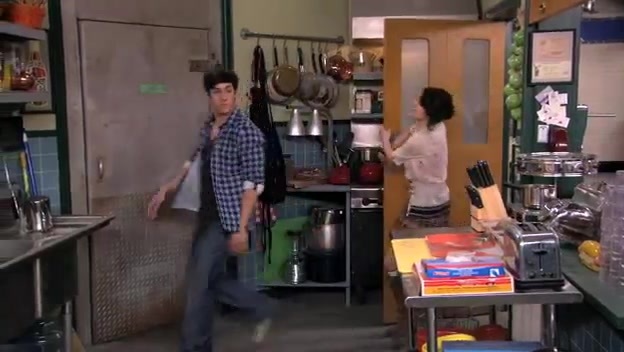 S03E12 293 - Dude Looks like Shakira
