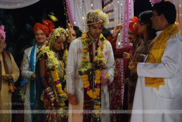 11 - Sapna Babul Ka Bidaai-Ranveer marries Ragini