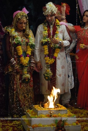 12 - Sapna Babul Ka Bidaai-Ranveer marries Ragini