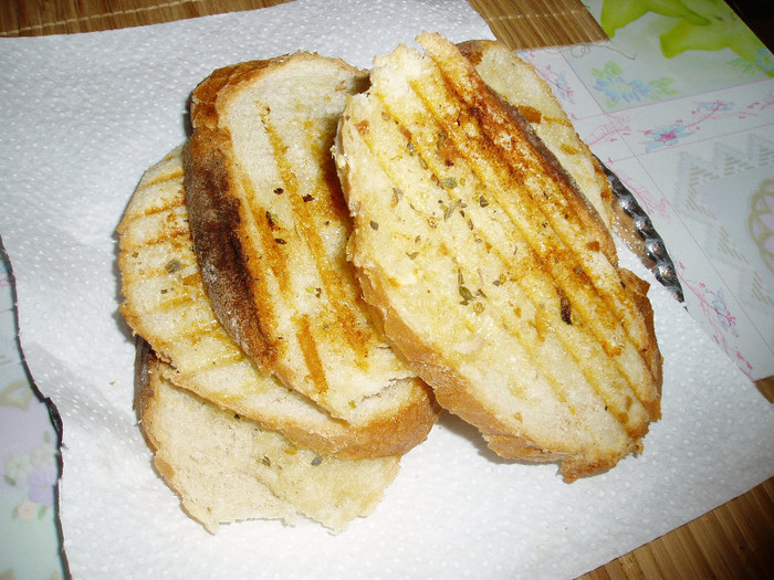garlic bread - DIN MENIUL DE AZI
