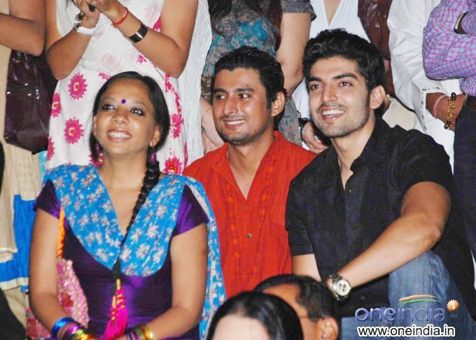 222393_193326400713139_117720784940368_493642_2168408_n