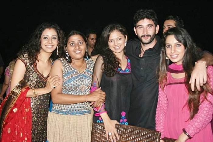 226487_194704430575336_117720784940368_505684_1967212_n