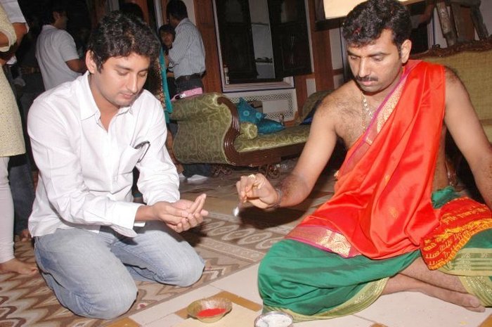 227448_194552720590507_117720784940368_504243_5662613_n - Geet - Hui Sabse Parayi Launch Pictures