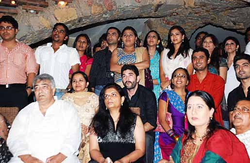 227577_192735097438936_117720784940368_490682_4632506_n - Geet - Hui Sabse Parayi Launch Pictures