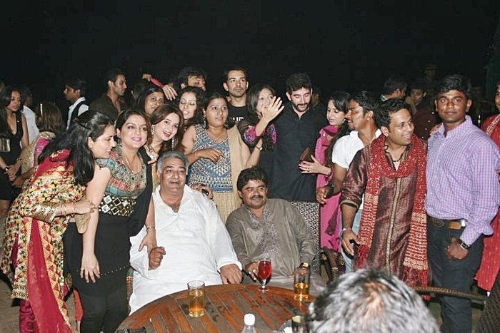 248690_194878113891301_117720784940368_506739_5666488_n