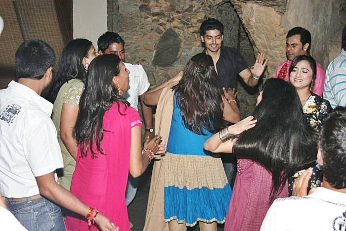 250915_194878237224622_117720784940368_506743_4842873_n