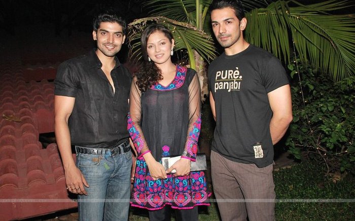 225451_193259657386480_117720784940368_493407_7443606_n