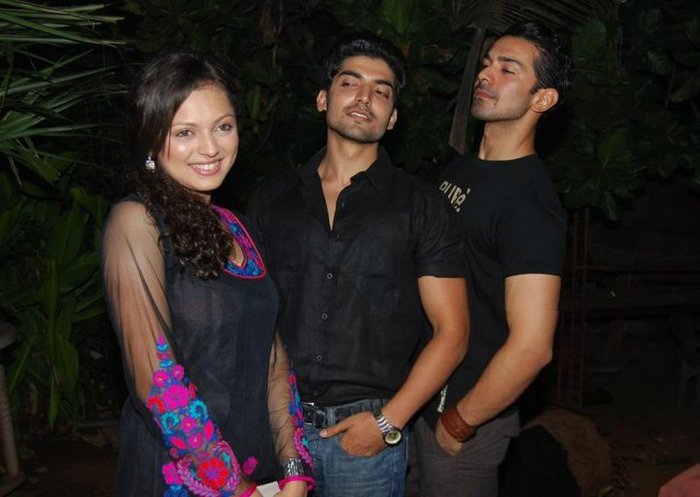 225988_193940940651685_117720784940368_498407_4412021_n - Geet - Hui Sabse Parayi Launch Pictures