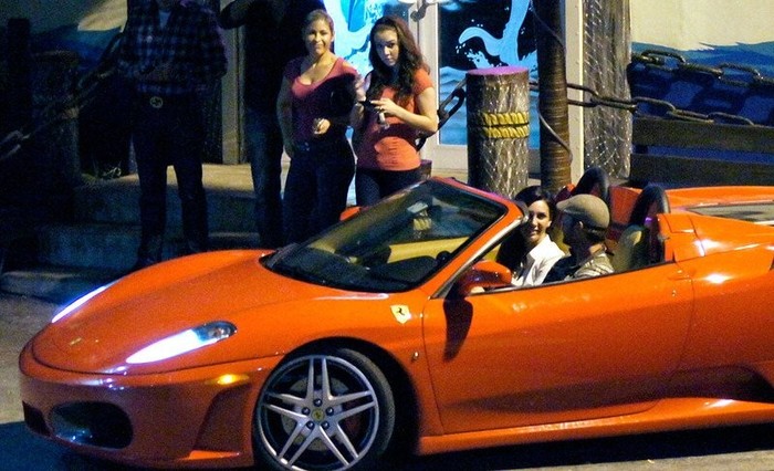 377095_295996100432685_122460837786213_1029411_1272618402_n - Elizabeth Gutierrez