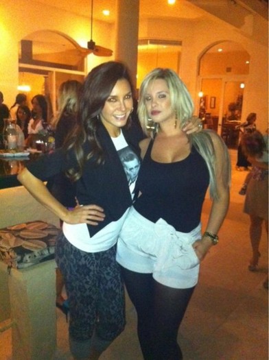 380558_294961800536115_122460837786213_1026496_1842946637_n - Elizabeth Gutierrez