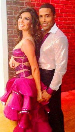 309075_263351193697176_122460837786213_915259_926525804_n