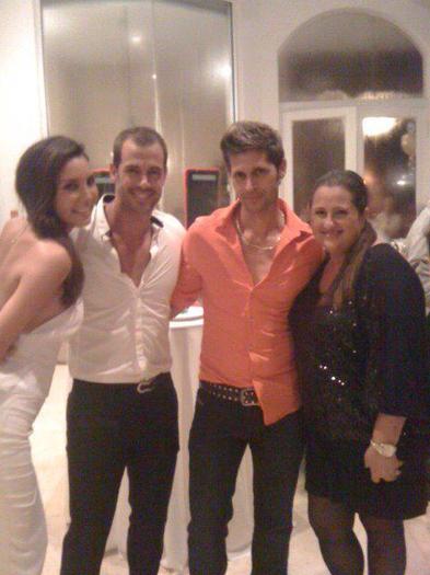 309075_269087943123501_122460837786213_937591_1660629449_n